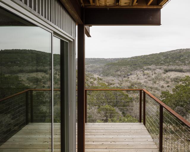 07 Lower level veranda